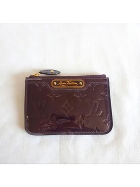 Louis Vuitton Key Cles Vernis Amarante